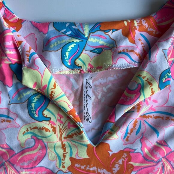 Lulu B Small Vneck Sleeveless Top with UPF50 Protection - Picture 2 of 4